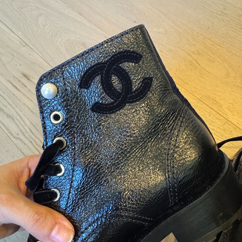 CHANEL - Like New Black Leather Boots - Picture 6 of 6